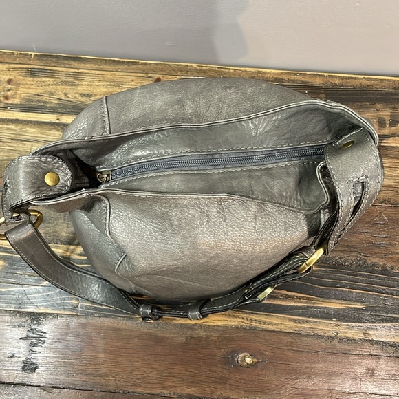 Italian made hobo purse in gorgeous grey leather - it’s so classic! - Picture 7 of 17